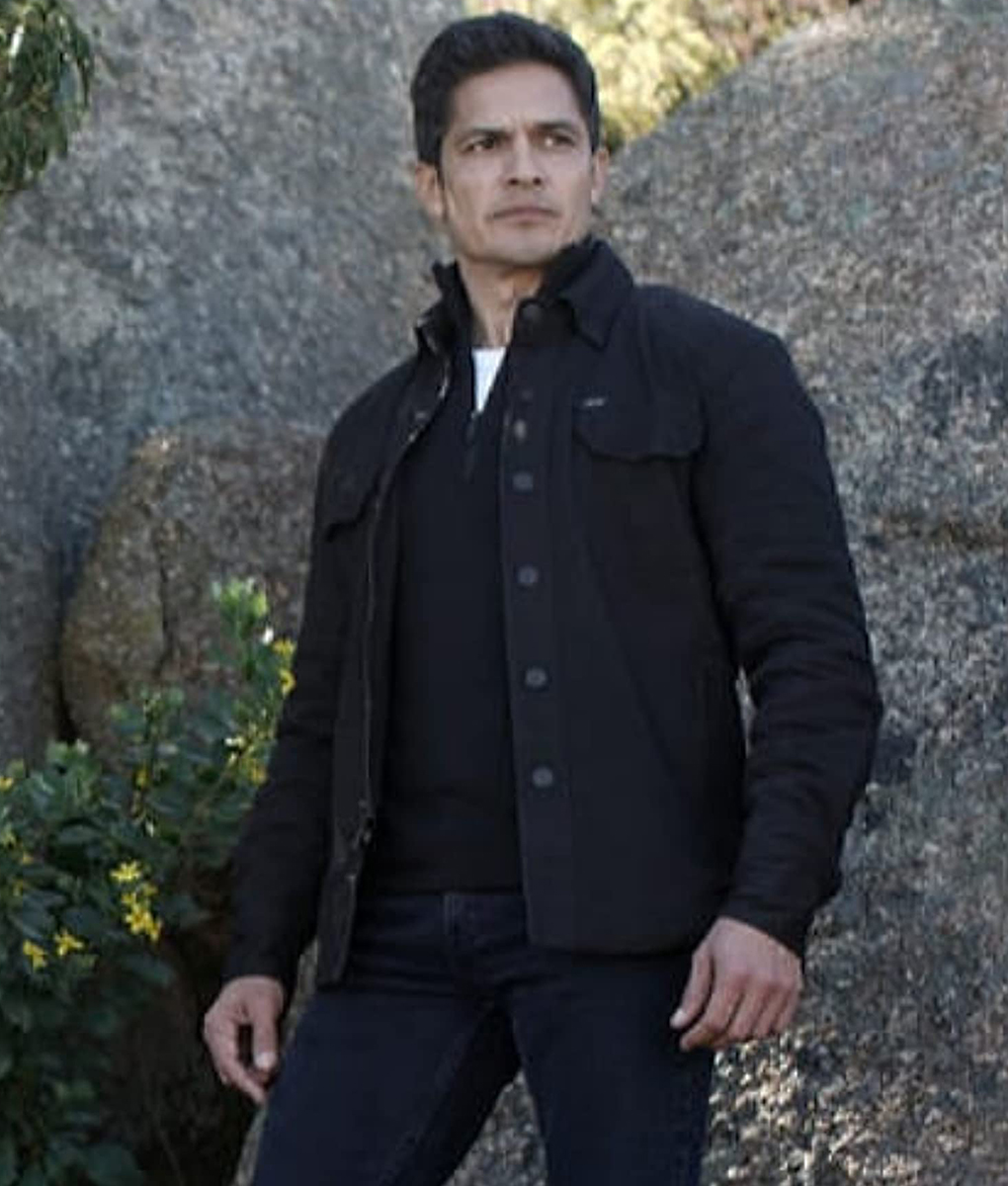 La Brea S01E08 - Nicholas Gonzalez Black Cotton Buttoned Jacket