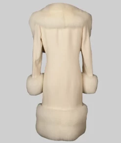 Kelly Clarkson White Fur Coat-Generic