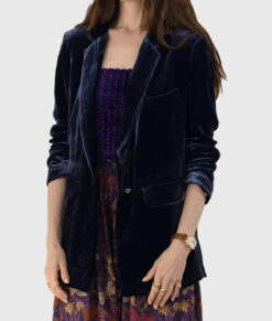 The Idea of You Anne Hathaway Blue Blazer - Anne Hathaway The Idea of You Solène Blue Blazer - Front View2