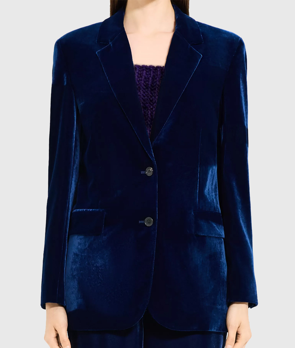 The Idea of You Anne Hathaway Blue Blazer - Anne Hathaway The Idea of You Solène Blue Blazer - Front View