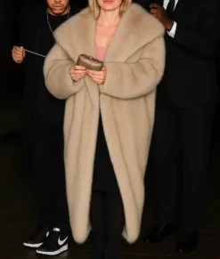 Hurry Up Tomorrow Premiere Jenna Ortega Fur Coat-Front