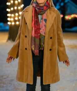 A Merry Little Ex-Mas Alicia Silverstone Faux Fur Coat-Front